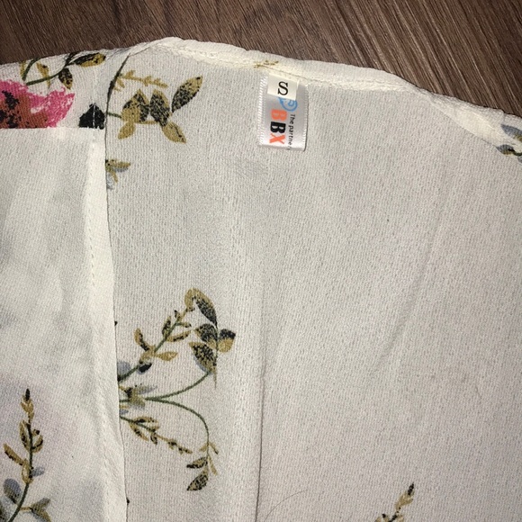 Beautiful, long, flowery dress - Picture 3 of 3